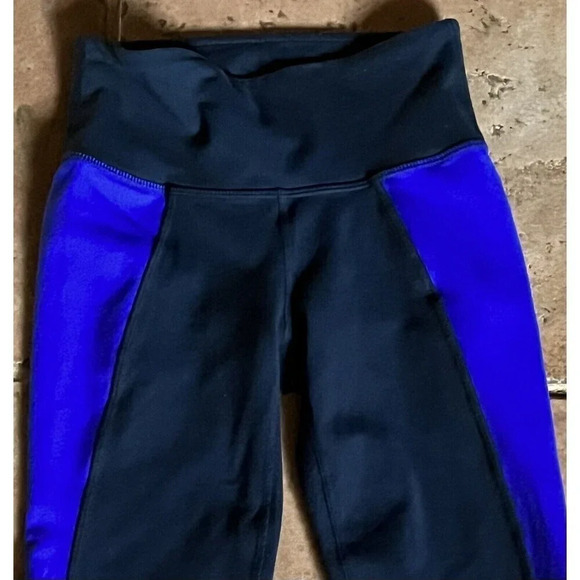 Athleta Purple and Black and White Striped Cropped Leggings - Size XXS - Picture 10 of 10